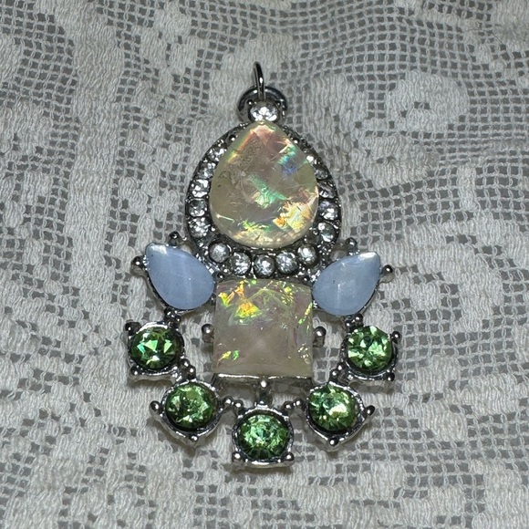 VTG Estate Sourced Silver Toned Pendant with Iridescent Opalescent Rhinestones - Picture 2 of 3